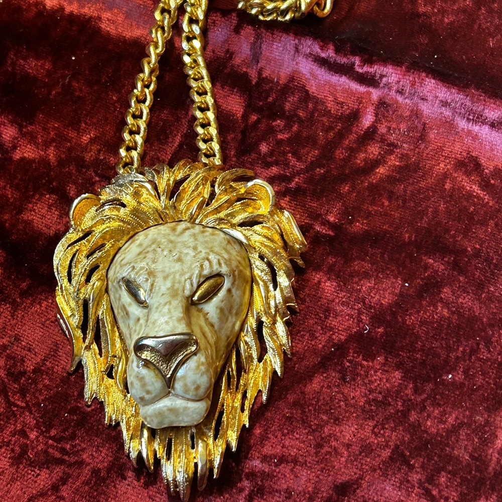 Rare designer lion necklace